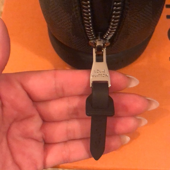 Louis Vuitton sneakers - Picture 3 of 8